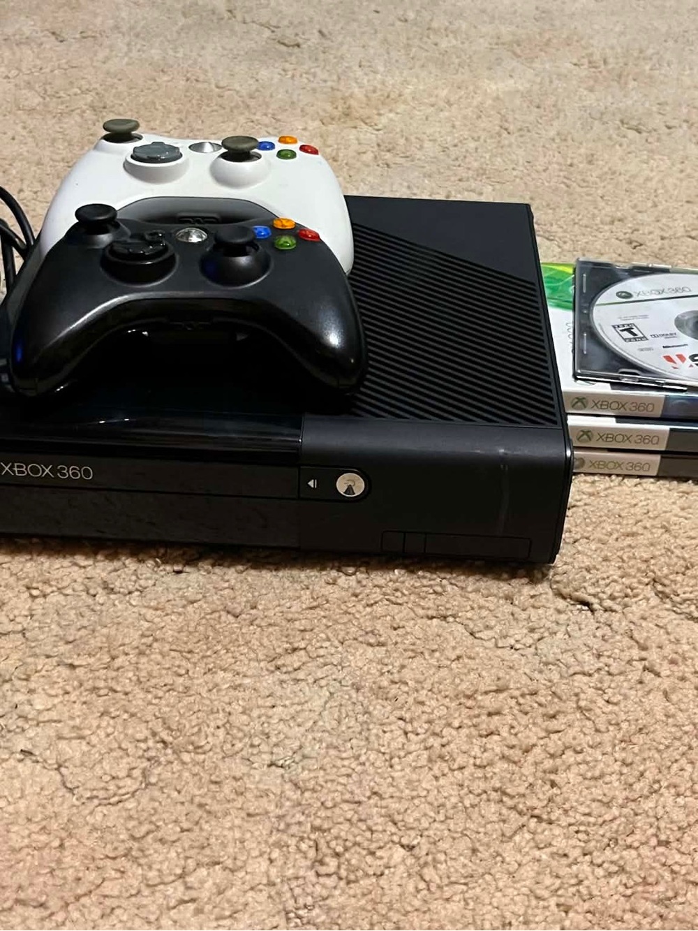 Xbox 360 Bundle in very good condition